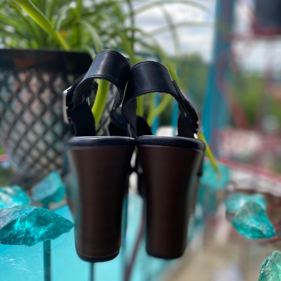 MONTEGO BAY WEDGES Size  9 - Picture 5 of 5